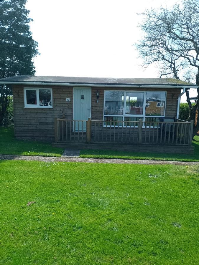 No 27 A Dog Friendly Rural Coastal Chalet Villa Seaton Exterior photo